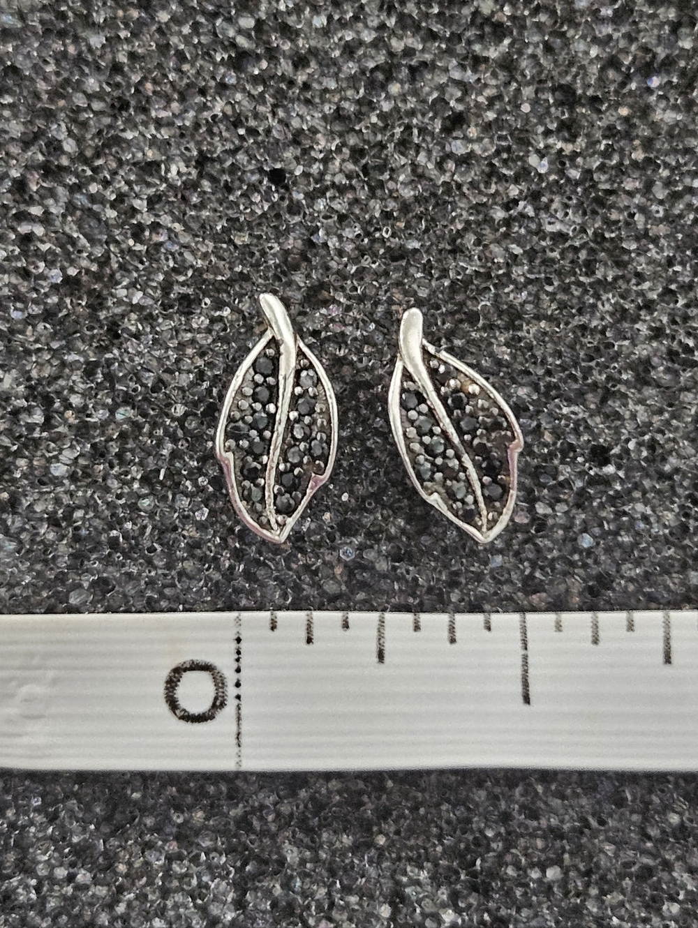 Vintage Genuine Silver Black Zirconias Stud Earrings Retro Feminine Minimalist - Picture 5 of 6